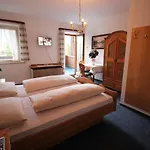 Erlebnislandgasthof Neiderhell Отель Kleinholzhausen